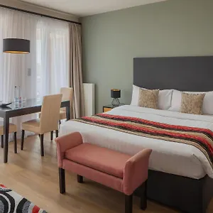 Escala & بودابست